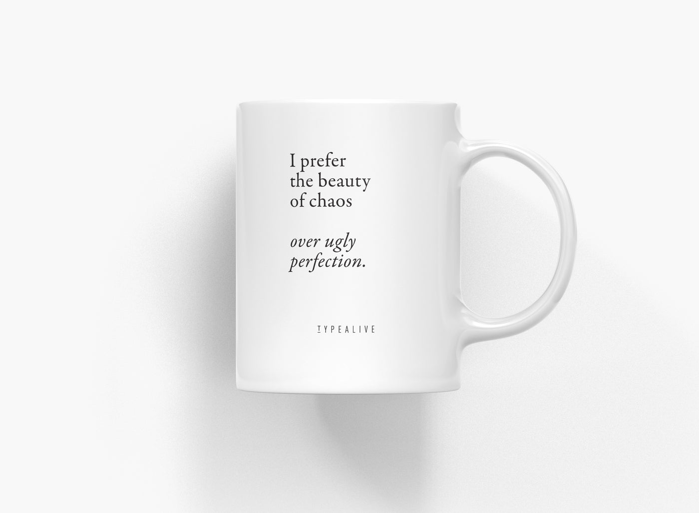 typealive - Tasse aus Keramik / Chaos